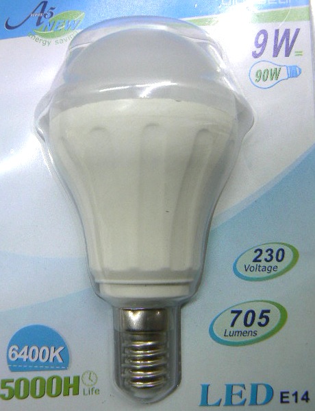 V.M. LAMPADINA LED E14 O E27 9W= 90W Luce fredda 