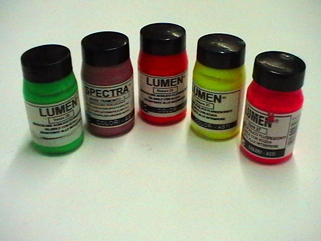 UCIC LUMEN Colore Luminescenti per Stoffa, Legno, Muro, Metal da 45 ml. 