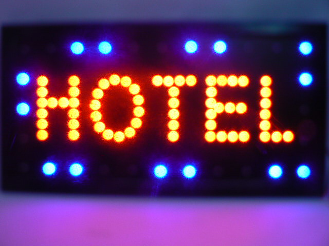 clicca su immagine per consultare dettagli, vedere altre foto e ordinare INSEGNA LUMINOSA a LED con SCRITTA  hotel